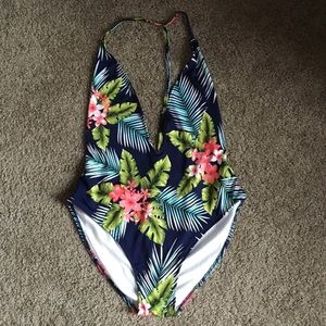Host pick 4-17-18 💙Blue floral one piece bikini